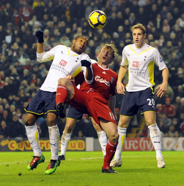 瓦伦西亚vs赫塔费：加亚、马马尔达什维利首发，马约拉尔、贝尔纳特出战.