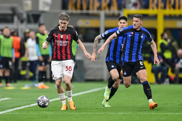 《世界體育報》：巴薩正密切關註補強人選，維爾茨費爾梅倫巴雷拉皆在列.