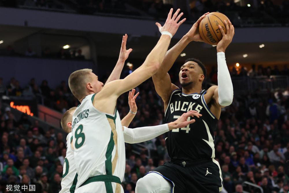 皇馬2比1力克切爾西 友誼賽迎來首場勝利 巴斯克斯和迪亞斯分別建功.